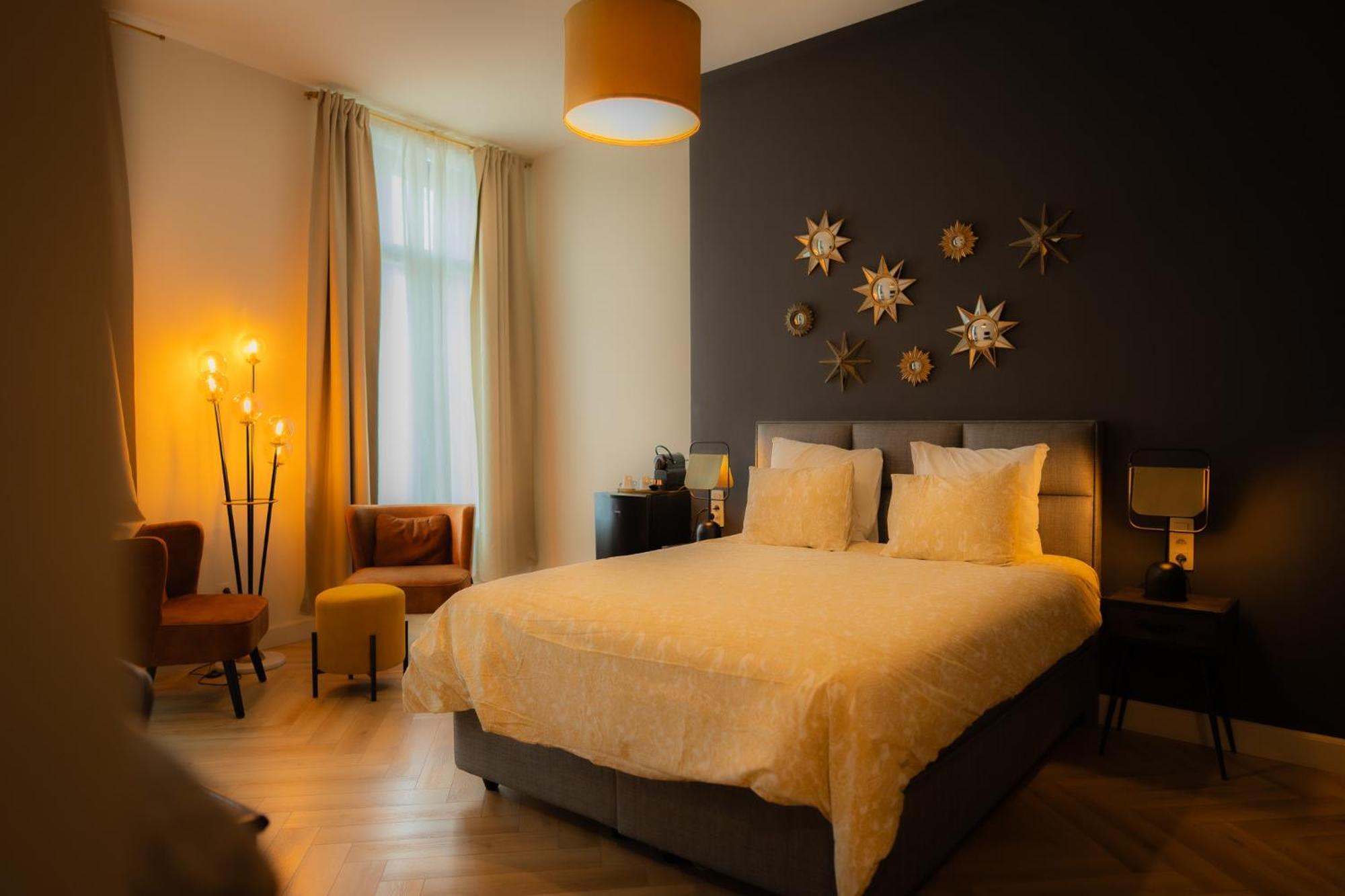 Grand Place Hotel