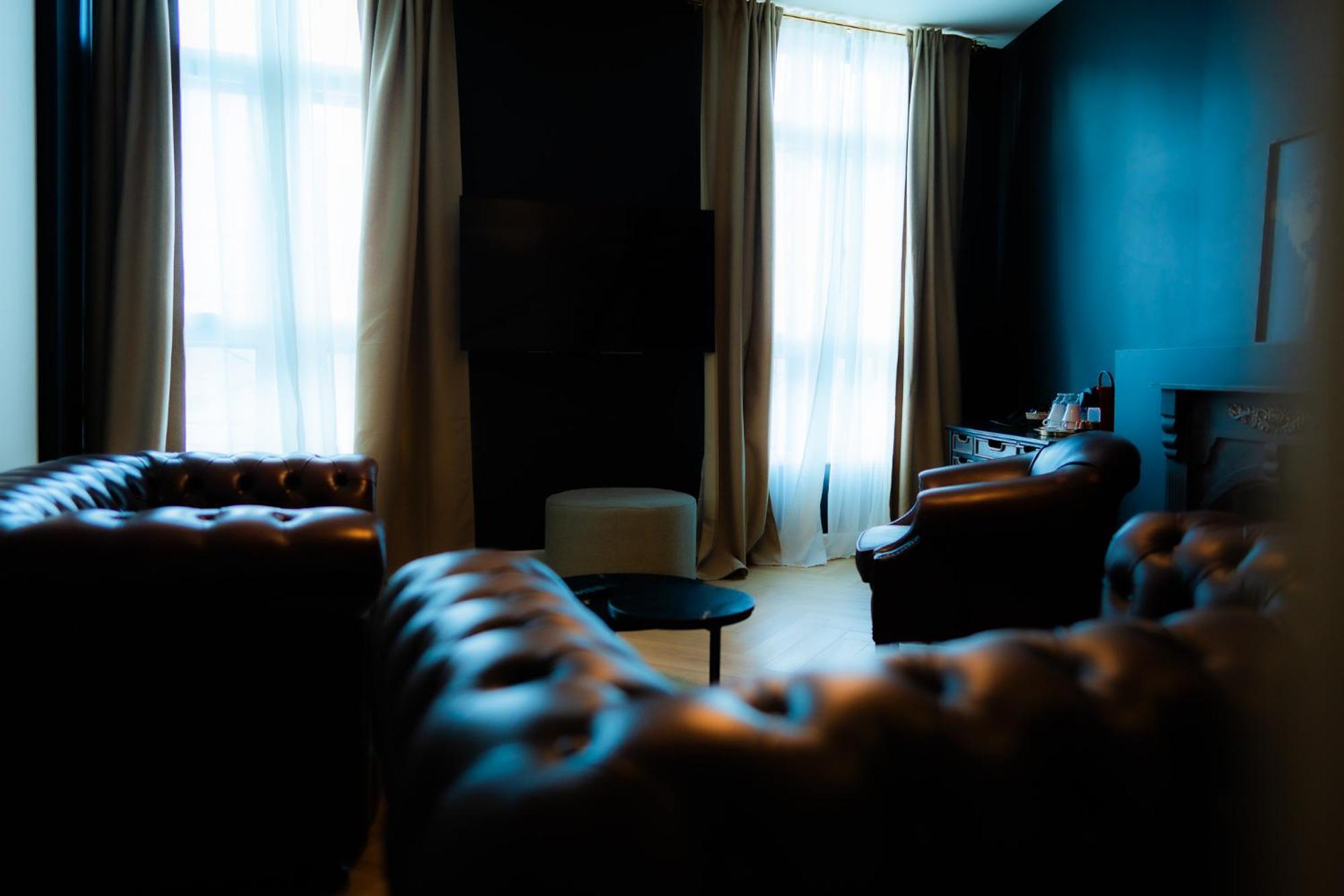 Grand Place Hotel